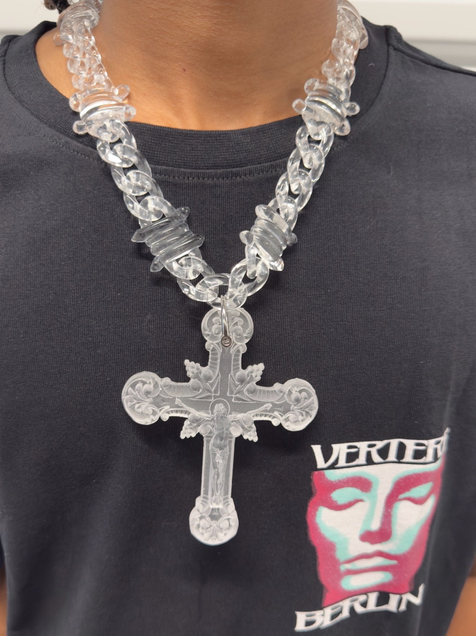 JESUS CRUCIFIX NECKLACE - Pluto 5ive LLC jewelry